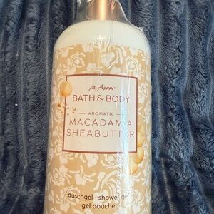 Bath & Body Macadamia Shea Butter Body Wash - Cream